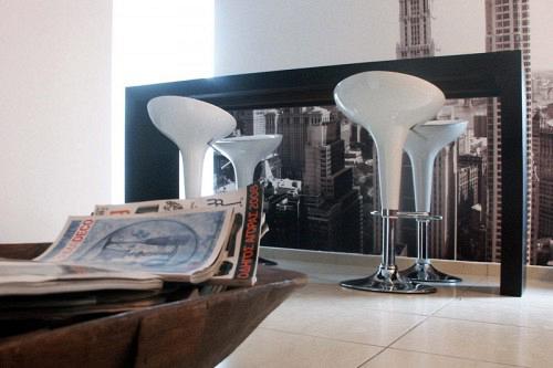 cats-view-of-the-bar