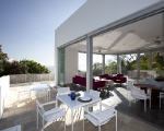 1283264108-10-spg-kitchen-terrace