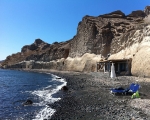 vlychada_santorini_spitoskylo_01