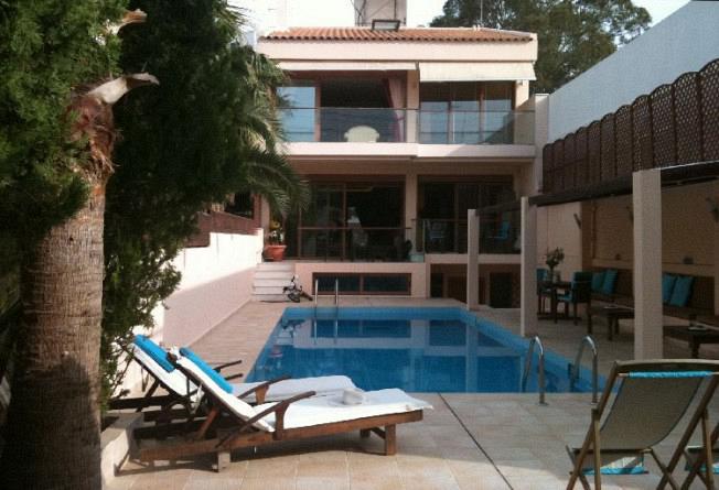 vouliagmeni_spitoskylo_01